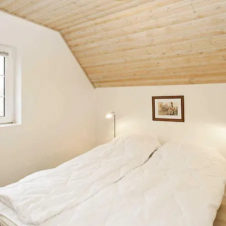 12 Person In Ulfborg